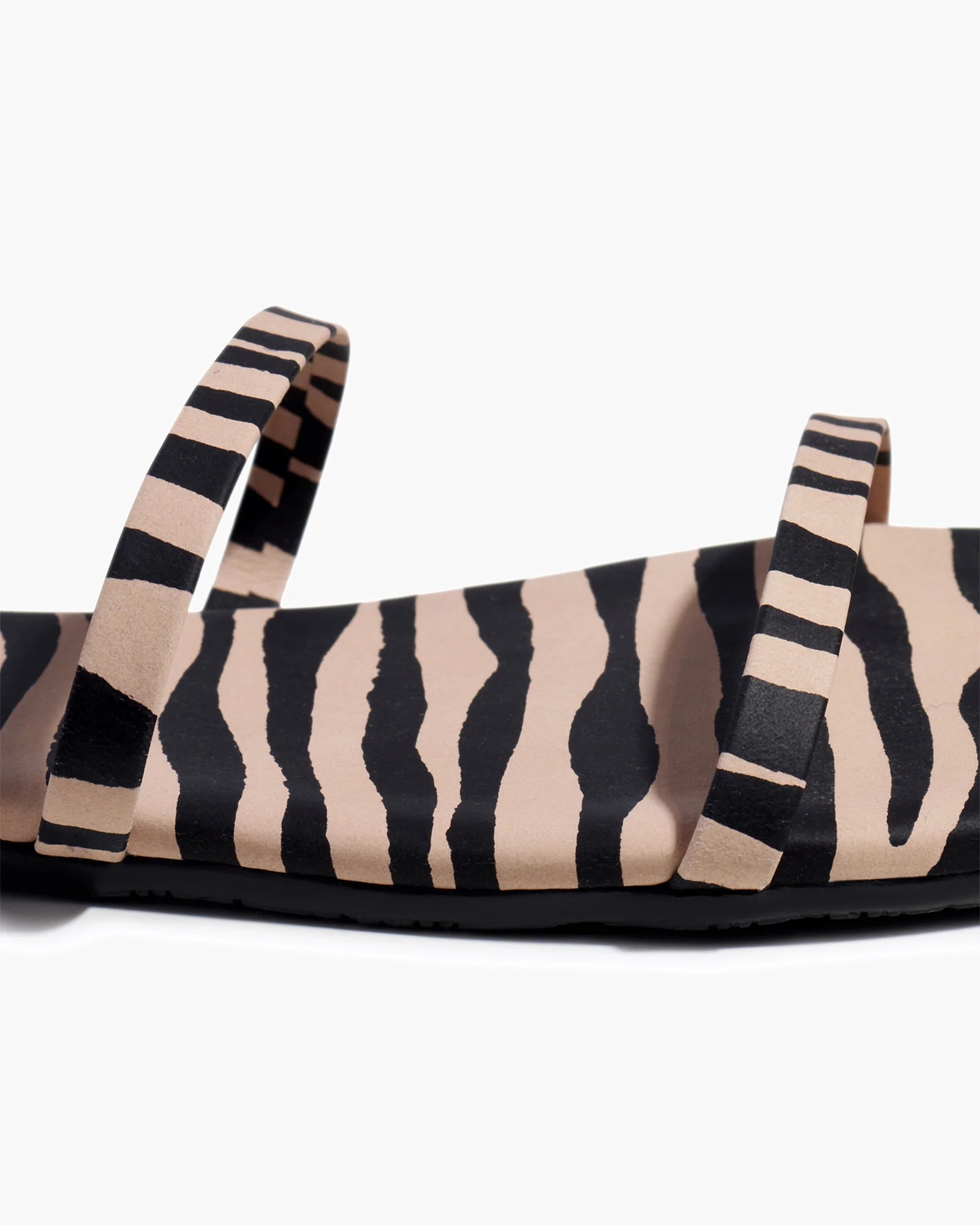 White / Black Women's's's's's's's's's's's's's's's's's's's's's's TKEES Gemma Animal Sandals | VKTXSL152